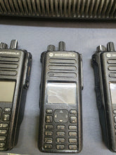 Load image into Gallery viewer, Lot of 6 Motorola MotoTRBO XPR7550 UHF 403-512 MHz Two Way Radio AAH56RDN9KA1AN