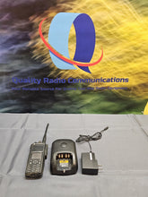 Load image into Gallery viewer, Motorola MotoTRBO XPR7550 UHF 403-512 MHz Two Way Radio AAH56RDN9KA1AN w Charger