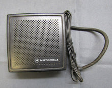 Load image into Gallery viewer, Motorola XTL2500 800Mhz P25 Mobile Two Way Radio with Microphone M21URM9PW1AN