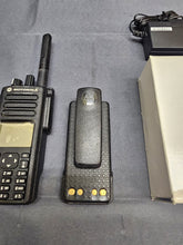 Load image into Gallery viewer, Motorola XPR7550e 403-512 MHz UHF Two Way Radio w Charger AAH56RDN9WA1AN