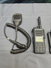 Load image into Gallery viewer, Motorola XPR7550e 403-512 MHz UHF Two Way Radio w Charger AAH56RDN9WA1AN