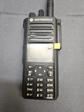 Load image into Gallery viewer, Motorola MotoTRBO XPR7550e UHF 403-512MHz Two Way Radio AAH56RDN9RA1AN w Charger