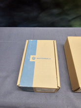 Load image into Gallery viewer, DEMO MOTOROLA MINITOR VI (6) PAGER UHF 450-486 MHz 5 CH A04RAC9JA2AN w CHARGER