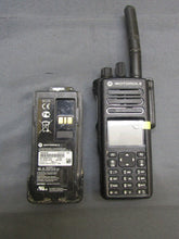 Load image into Gallery viewer, Motorola XPR7550e 403-512 MHz UHF Two Way Radio w Charger AAH56RDN9WA1AN