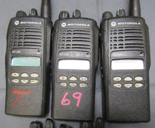 Load image into Gallery viewer, Lot of FIVE Motorola HT1250 403-470 MHz UHF Two Way Radios AAH25RDF9AA5AN w Mic