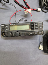 Load image into Gallery viewer, Kenwood TK-790H & TK-690H 100w Dual Band LowBand & VHF Remote Head Two Way Radio