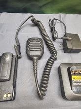 Load image into Gallery viewer, Motorola MOTOTRBO R7 403-512 MHz UHF Two Way Radio w Charger AAH06RDN9WA1AN