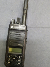 Load image into Gallery viewer, MOTOTRBO XPR3500e 403-512MHz UHF Two Way Radio AAH02RDH9VA1AN w Charger & Mic