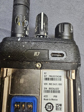 Load image into Gallery viewer, Motorola MOTOTRBO R7 403-512 MHz UHF Two Way Radio w Charger AAH06RDN9WA1AN