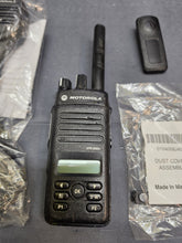 Load image into Gallery viewer, MOTOTRBO XPR3500e 403-512MHz UHF Two Way Radio AAH02RDH9VA1AN w Charger & Mic
