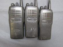 Load image into Gallery viewer, Lot of SIX Working UHF Motorola HT750s 450-512Mhz Two Way Radios AAH25SDC9AA3AN