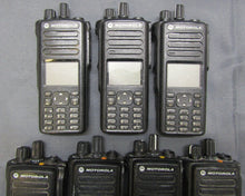 Load image into Gallery viewer, SEVEN Motorola MotoTRBO XPR7550 UHF 403-512 MHz Two Way Radio AAH56RDN9KA1AN