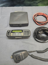 Load image into Gallery viewer, Motorola CDM1250 450-512 MHz UHF 40W Remote Head Two Way Radio AAM25SKD9PW2AN
