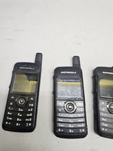 Load image into Gallery viewer, TEN Motorola SL7550 403-470 MHz UHF Two Way Radio AAH81QCN9NA2AN - All Power ON
