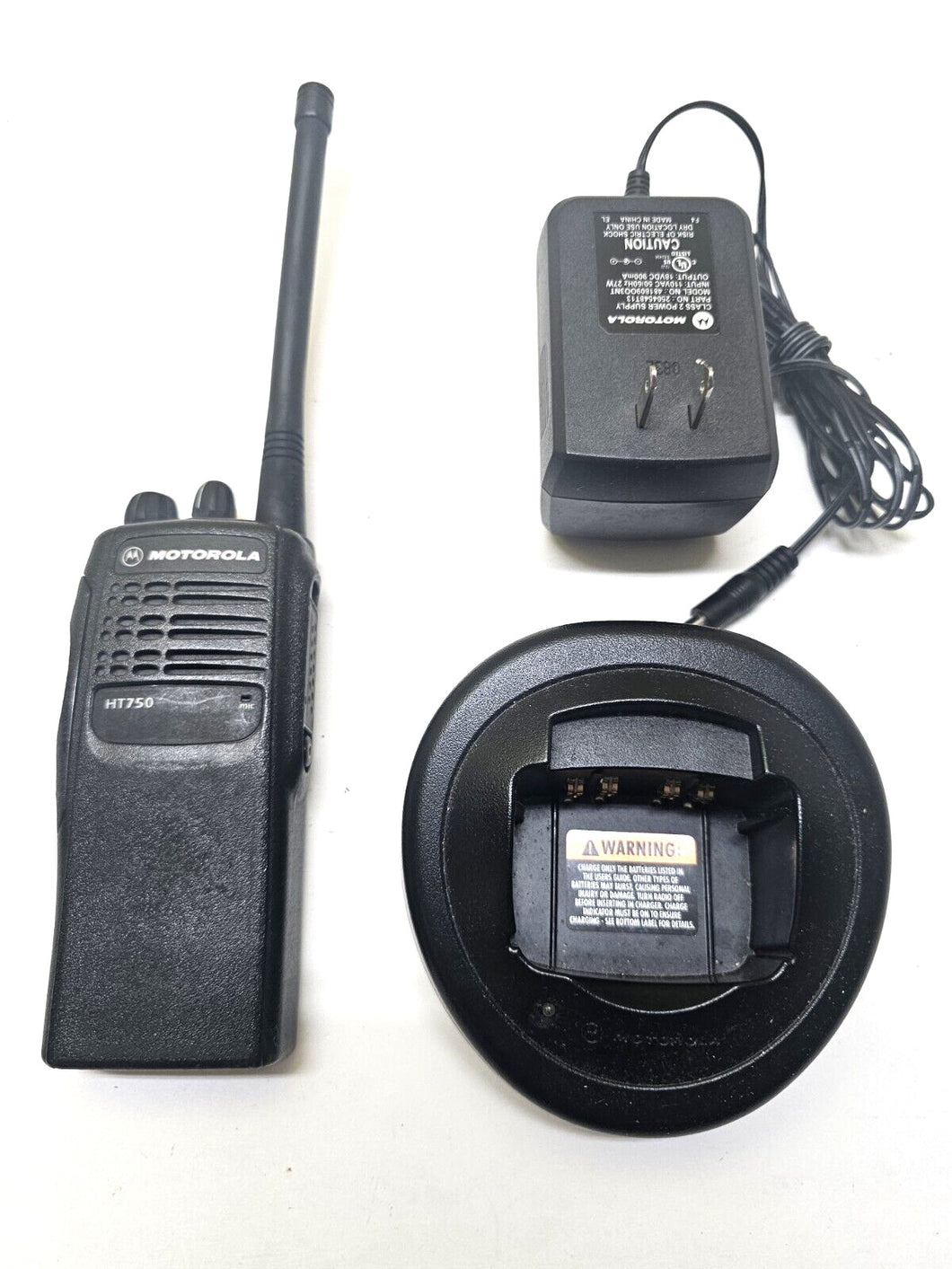 MOTOROLA HT750 136-174 MHz VHF 16ch TWO WAY RADIO AAH25KDC9AA3AN w Charger