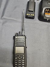 Load image into Gallery viewer, Motorola MotoTRBO XPR7550e UHF 403-512MHz Two Way Radio AAH56RDN9RA1AN w Charger

