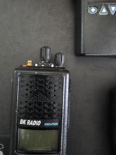 Load image into Gallery viewer, Lot of FIVE RELM BK Radio KNG-P500 440-520 MHz UHF P25 Two Way Radio
