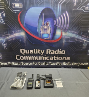 MOTOTRBO XPR3500e 403-512MHz UHF Two Way Radio AAH02RDH9VA1AN w Charger & Mic