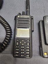 Load image into Gallery viewer, Motorola XPR7550e 403-512 MHz UHF Two Way Radio w Charger AAH56RDN9WA1AN
