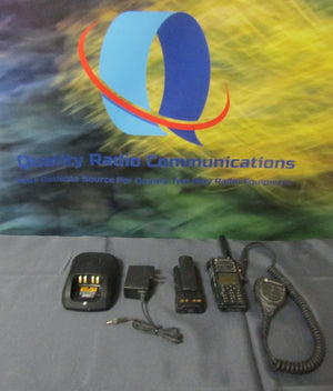 Motorola XPR7550e 403-512 MHz UHF Two Way Radio w Charger AAH56RDN9WA1AN