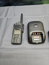 Load image into Gallery viewer, Motorola MotoTRBO XPR7550e UHF 403-512MHz Two Way Radio AAH56RDN9RA1AN w Charger
