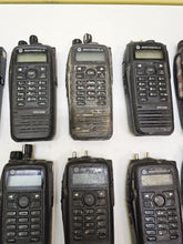 Load image into Gallery viewer, Lot 50 Motorola MOTOTRBO XPR6580 Two Way Radio 806-941 MHz AAH55UCH9LB1AN 800MHz
