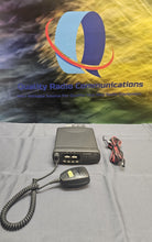 Load image into Gallery viewer, Motorola CDM750 36-42 MHz Low Band 60w Two Way Radio w Mic AAM25CKC9AA1AN
