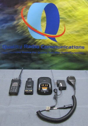 WORKING Motorola XPR7550e 403-512 MHz UHF Two Way Radio w Charger AAH56RDN9WA1AN