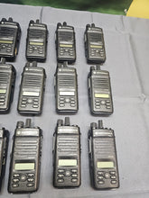 Load image into Gallery viewer, 31 Motorola MOTOTRBO XPR3500e 403-512 MHz UHF Two Way Radio AAH02RDH9VA1AN AMA
