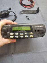Load image into Gallery viewer, Motorola CDM1550 LS 136-174 MHz 40 Watt VHF Two Way Radio AAM25KKF9DU6AN w Mic

