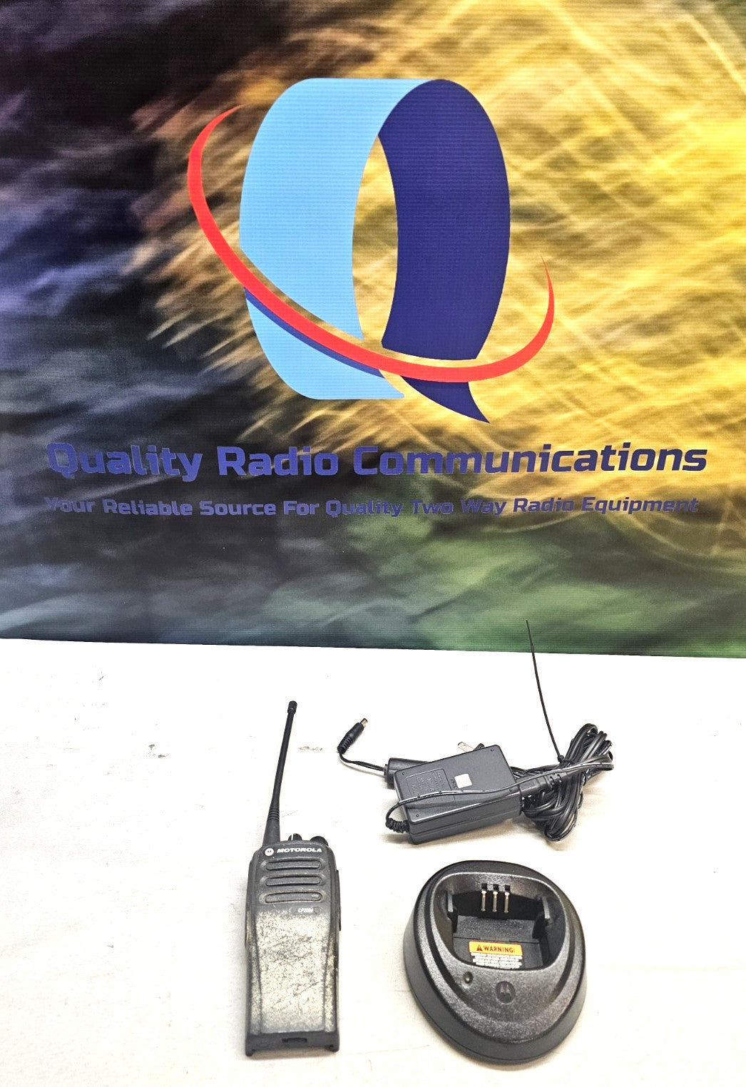 Motorola CP200d 403-470 MHz UHF Two Way Radio AAH01QDC9JC2AN w Charger