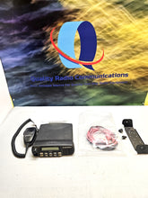 Load image into Gallery viewer, Motorola CDM1550 403-470 MHz UHF 40 Watt Two Way Radio w Mic AAM25RKF9AA5AN
