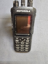 Load image into Gallery viewer, Motorola MOTOTRBO R7 403-512 MHz UHF Two Way Radio w Charger AAH06RDN9WA1AN
