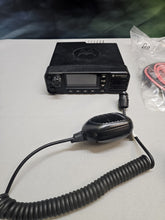 Load image into Gallery viewer, Motorola MOTOTRBO XPR5550 450-512 MHz UHF Two Way Radio AAM28TRN9KA1AN w Mic
