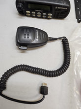 Load image into Gallery viewer, Motorola CDM1550 LS+ 403-470 MHz UHF Two Way Radio w Mic AAM25RKF9DP6AN
