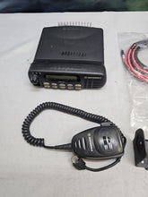 Load image into Gallery viewer, Motorola CDM1550 403-470 MHz UHF 40 Watt Two Way Radio w Mic AAM25RKF9AA5AN
