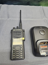 Load image into Gallery viewer, Motorola MotoTRBO XPR7550e UHF 403-512MHz Two Way Radio AAH56RDN9RA1AN w Charger
