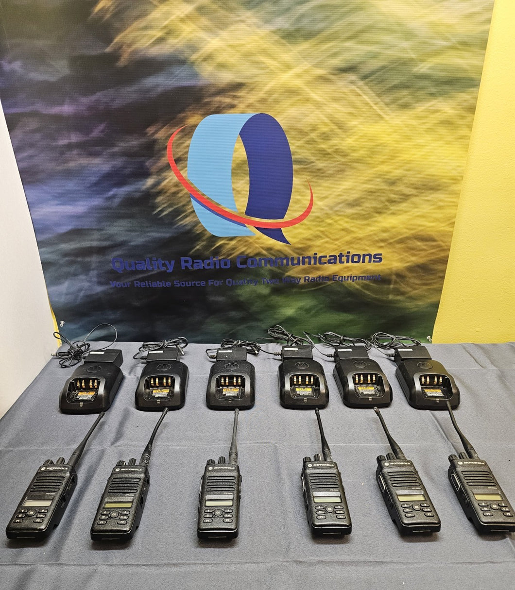 SIX Motorola MOTOTRBO XPR3500e 403-512 MHz UHF Two Way Radio AAH02RDH9VA1AN AMA