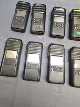 Load image into Gallery viewer, Lot of TEN Motorola DTR700 DTS150NBDLAA 900Mhz Two Way Radio - Parts or Repair
