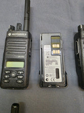 Load image into Gallery viewer, Lot of 10 Motorola MOTOTRBO XPR3500e 403-512MHz UHF Two Way Radio AAH02RDH9VA1AN
