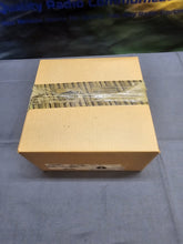 Load image into Gallery viewer, NEW in Box Motorola RLN5869C Minitor V  UHF Pager Amplified Charger Kit RLN5706A
