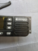 Load image into Gallery viewer, Motorola MOTOTRBO XPR5550e 450-512 MHz UHF Two Way Radio w Mic AAM28TRN9WA1AN
