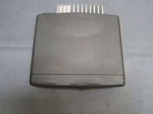 Load image into Gallery viewer, Motorola CDM1250 450-512 MHz UHF 40W Remote Head Two Way Radio AAM25SKD9PW2AN
