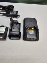 Load image into Gallery viewer, Motorola APX6000 P25 800 MHz Two Way Radio with Charger H98UCH9PW7AN
