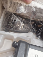 Load image into Gallery viewer, NEW in Box Motorola CDM750 UHF 403-470MHz 40 Watt AAM25RKC9AA1AN
