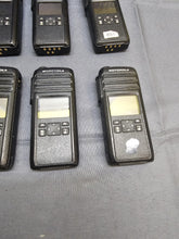 Load image into Gallery viewer, Lot of TEN Motorola DTR700 DTS150NBDLAA 900Mhz Two Way Radio - Parts or Repair
