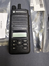 Load image into Gallery viewer, 5 Motorola MOTOTRBO XPR3500e 403-512 MHz UHF Two Way Radio AAH02RDH9VA1AN AMA
