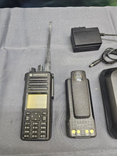 Load image into Gallery viewer, Motorola MotoTRBO XPR7550e UHF 403-512MHz Two Way Radio AAH56RDN9RA1AN w Charger
