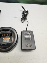Load image into Gallery viewer, MOTOROLA HT750 136-174 MHz VHF 16ch TWO WAY RADIO AAH25KDC9AA3AN w Charger

