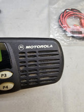 Load image into Gallery viewer, Motorola CDM1550 403-470 MHz UHF 40 Watt Two Way Radio w Mic AAM25RKF9AA5AN
